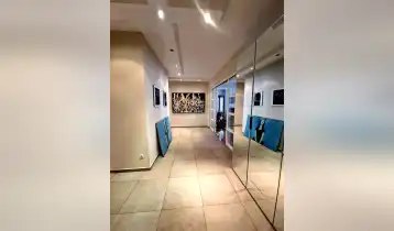 {{ gallery.alt }}