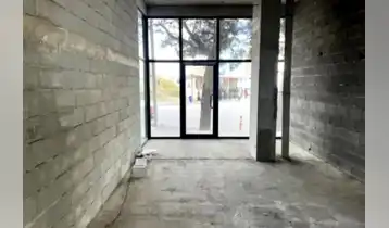 (Auto Translate!) Space is in the village. In Digomi, 100 meters from Marshal Gelovani Avenue, there is a bus stop on the opposite side. The space is owned by the LLC, is in a black framed condition. You may also consider the office space.