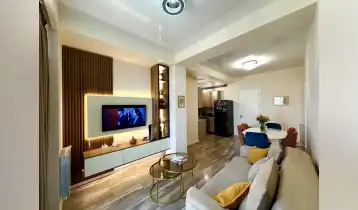 (Auto Translate!) For a flat Digomi massif.



Large hall, 1 bathroom, 2 bedrooms, wardrobe room, studio type living room.

Every room has a balcony.

Furniture and appliances remain in the apartment.

The apartment is very bright and good views. No balcony is bordered by other residential buildings.
