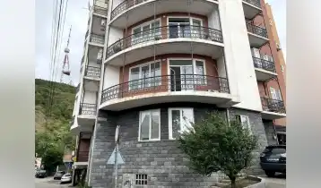იყიდება 125m2 არასტანდარტული ახალი აშენებული ბინა ძველი რემონტით. ფასი: 265000$