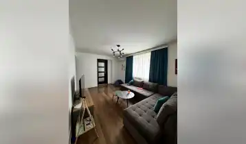 იყიდება 104m2 ქალაქური ძველი აშენებული ბინა ახალი რემონტით. ფასი: 169000$