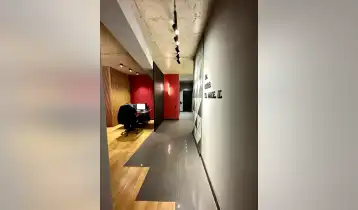(Auto Translate!) For sale urgently !!!
Office space in bugs - 101 sq.m (opposite the meter of the park)

Premium quality repairs and full furniture.
• 4 isolated rooms
• 2 medium -sized balconies
• cooking
• Underground power supply
• server system (cost 30 000 A) that stays in the office