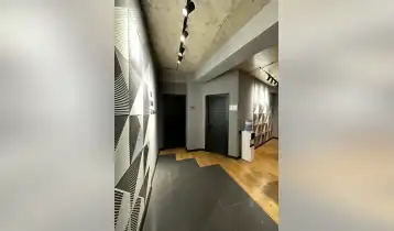 {{ gallery.alt }}