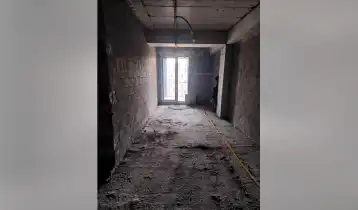 {{ gallery.alt }}