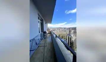 {{ gallery.alt }}