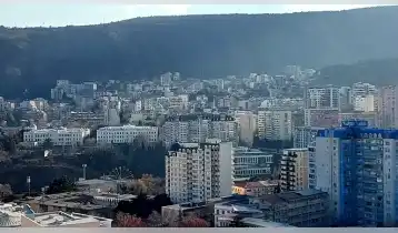 {{ gallery.alt }}