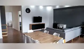 (Auto Translate!) Three-room, well-furnished apartment for rent in a newly built building.