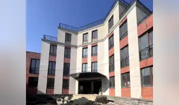 (Auto Translate!) 830 sq.m commercial space for sale. The building has 5 floors (including the basement). There are 16 rooms in total.

Located near Metro 300 Aragveli.  15-20 meters from Seu University. Interior renovations are now underway.