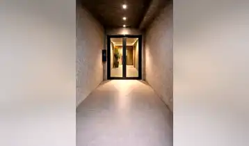 {{ gallery.alt }}