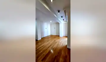 {{ gallery.alt }}