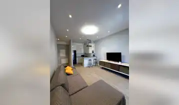 (Auto Translate!) An uninhabited apartment for rent in the prestigious complex GreenHill Residence, with all the necessary furniture, appliances and all basic necessities (dishes, bed linen, towels).  Views on the side of Tskneti-Napetvrebi. 5-7 minutes walk from University metro station.