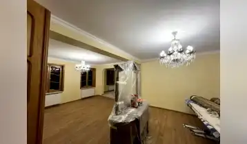 (Auto Translate!) Urgent sale!!!! High quality residential house!!!! The land area is 660 sq.m. The entire house is newly renovated and sold with furniture. There is a separate building with a fireplace in the yard of 40 sq.m. There are three floors - on the 1st floor there is a cellar, a large hall with a fireplace, a bathroom, a kitchen and a boiler room, on the 1st floor there is a living room, fireplace, kitchen, bathroom, cabinet room, on the 2nd floor there are 4 large bedrooms, one bathroom and 2 verandas.
