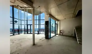 {{ gallery.alt }}