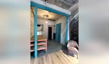 {{ gallery.alt }}