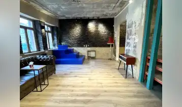 {{ gallery.alt }}