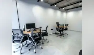 (Auto Translate!) Commercial space for sale, which consists of three independent spaces, currently all three spaces are rented for $5,000 with a 4-year lease.