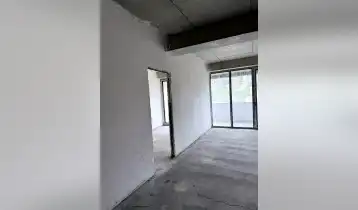 {{ gallery.alt }}