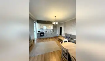 For Rent 80m2 Nonstandard New building Flat Newly renovated. Price: 1350$
