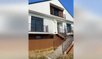 (Auto Translate!) For sale! A private house, with views of Tbilisi, in a newly built neighborhood, adjacent to the 