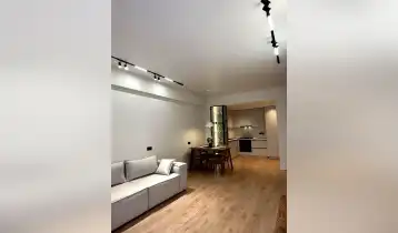 {{ gallery.alt }}