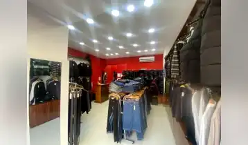 (Auto Translate!) The best commercial space is for sale on Pekin Avenue, the space is rented with a 5-year contract.