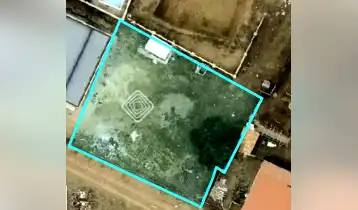 (Auto Translate!) Agricultural land for sale, in Okrokana - Mtatsminda park lane, in the best location. The land is distinguished by its location, as it is bordered by a recreational area and has ideal views, where no construction is allowed. Also, all kinds of communication are brought.