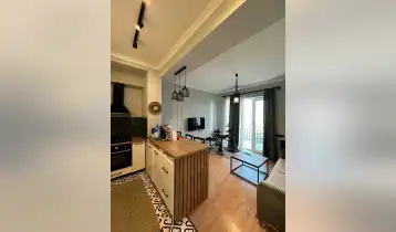 Продается 70m2 Нестандартный Новостройка Квартира с новым ремонтом. Цена: 220000$