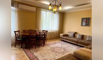 იყიდება 175m2 არასტანდარტული ახალი აშენებული ბინა ახალი რემონტით. ფასი: 280000$