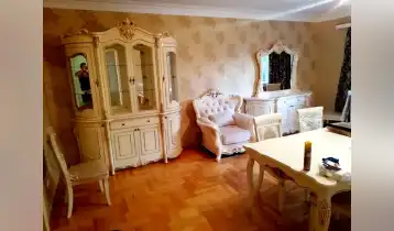 Продается 135m2 Нестандартный Старая постройка Квартира с новым ремонтом. Цена: 169000$