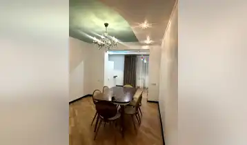 Продается 60m2 Городской Старая постройка Квартира с новым ремонтом. Цена: 118000$