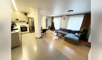 For Sale 73m2 Czech Old Building Flat Newly renovated. Price: 155000$