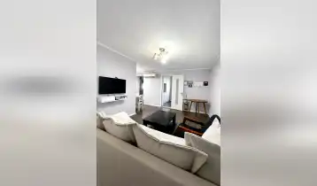 Продается 57m2 Хрущевка Старая постройка Квартира с новым ремонтом. Цена: 98000$