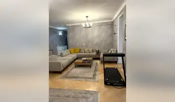 იყიდება 103m2 არასტანდარტული ძველი აშენებული ბინა ახალი რემონტით. ფასი: 250000$