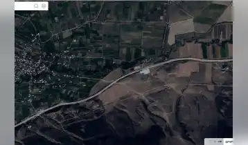 (Авто перевод!) Продается земельный участок у трассы, в селе Свенети Горийского района.