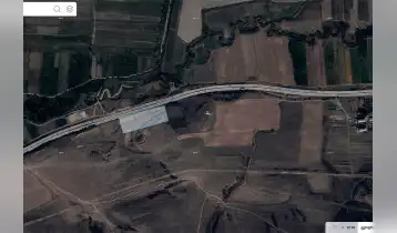 (Авто перевод!) Продается земельный участок у трассы, в селе Свенети Горийского района.