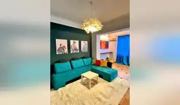 იყიდება 101m2 არასტანდარტული ძველი აშენებული ბინა ახალი რემონტით. ფასი: 250000$