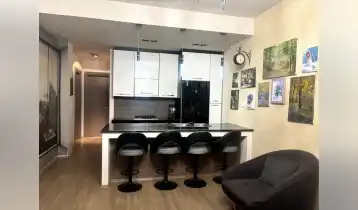 Продается 75m2 Нестандартный Новостройка Квартира с новым ремонтом. Цена: 158000$