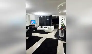 იყიდება 165m2 არასტანდარტული ახალი აშენებული ბინა ახალი რემონტით. ფასი: 346000$