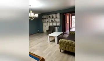 Продается 134m2 Чешский Старая постройка Квартира с новым ремонтом. Цена: 238000$