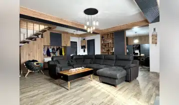 For Sale 155m2 Nonstandard New building Flat Newly renovated. Price: 280000$