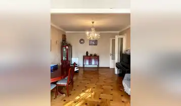 იყიდება 115m2 არასტანდარტული ძველი აშენებული ბინა ძველი რემონტით. ფასი: 190000$