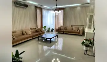 Продается 117m2 Нестандартный Новостройка Квартира с новым ремонтом. Цена: 285000$
