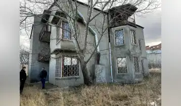 იყიდება 500m2 ახალი აშენებული საკუთარი სახლი ახალი რემონტით. ფასი: 350000$
