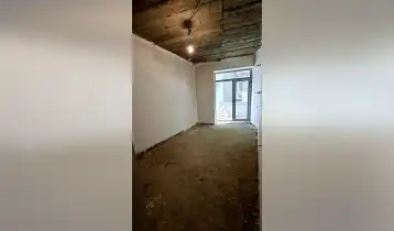 {{ gallery.alt }}
