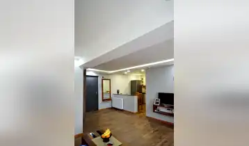 იყიდება 45m2 არასტანდარტული ახალი აშენებული ბინა ახალი რემონტით. ფასი: 95000$