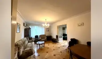Продается 82m2 Кавлашвили Старая постройка Квартира со старым ремонтом. Цена: 155000$