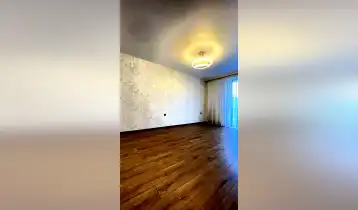 {{ gallery.alt }}