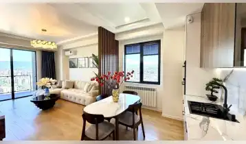 იყიდება 112m2 არასტანდარტული ახალი აშენებული ბინა ახალი რემონტით. ფასი: 280000$