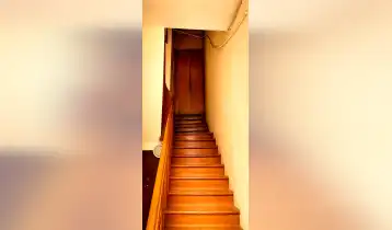 {{ gallery.alt }}
