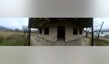{{ gallery.alt }}